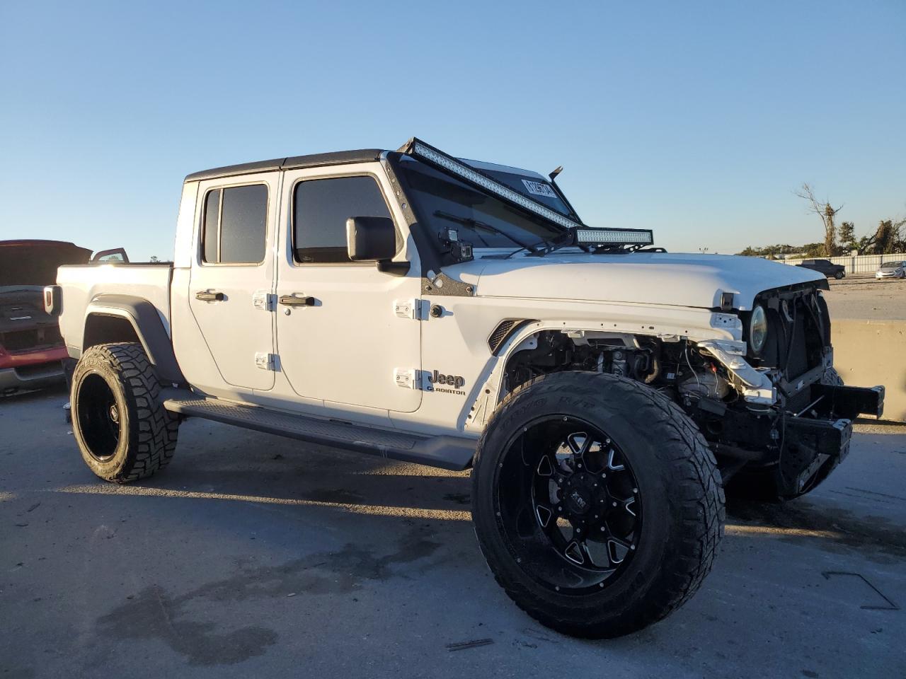 2020 Jeep Gladiator - Image 4