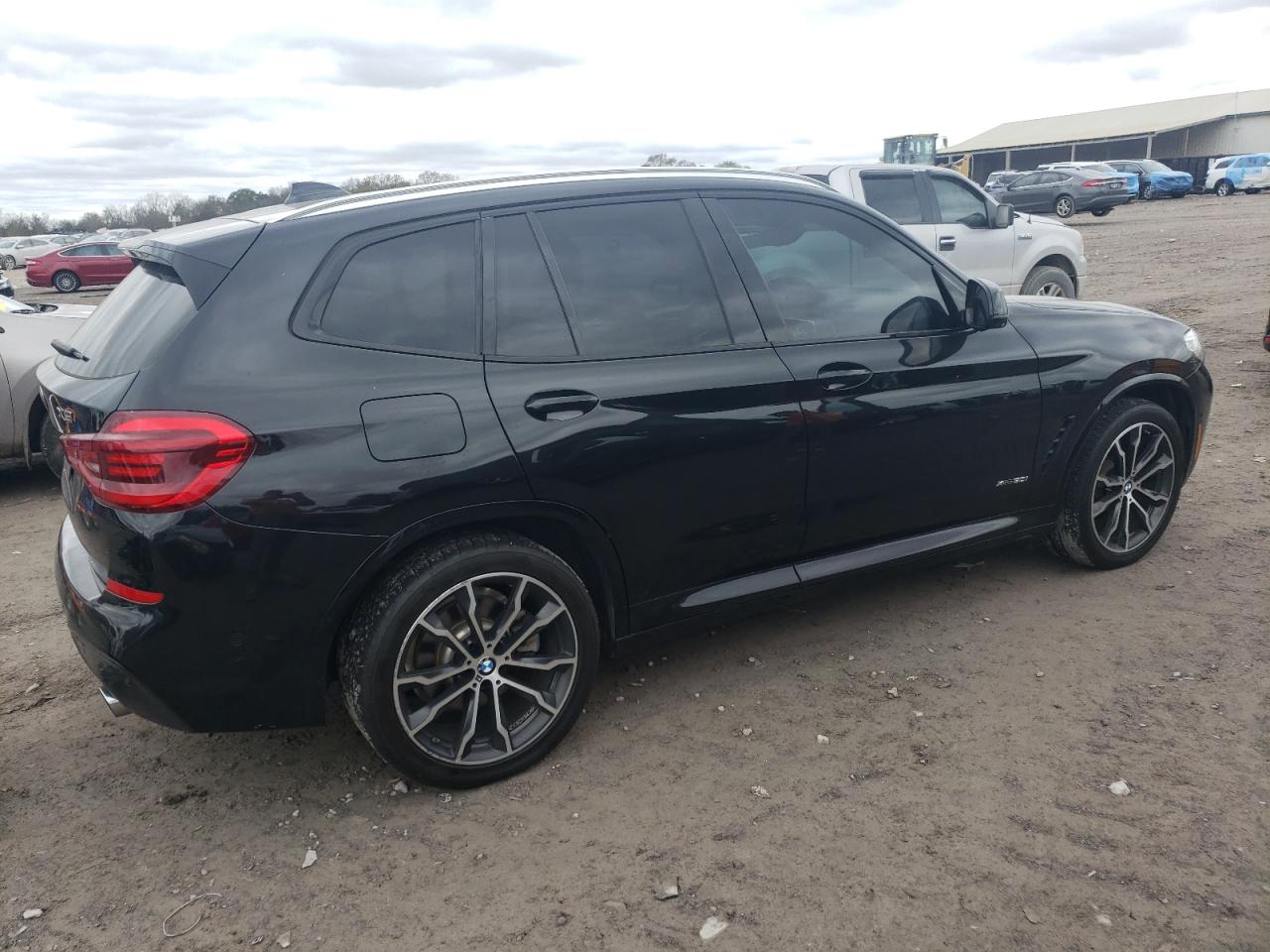 VIN 5UXTR9C52JLC79421 2018 BMW X3 no.3