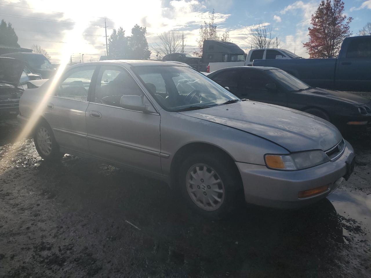 1996 Honda Accord - Image 4