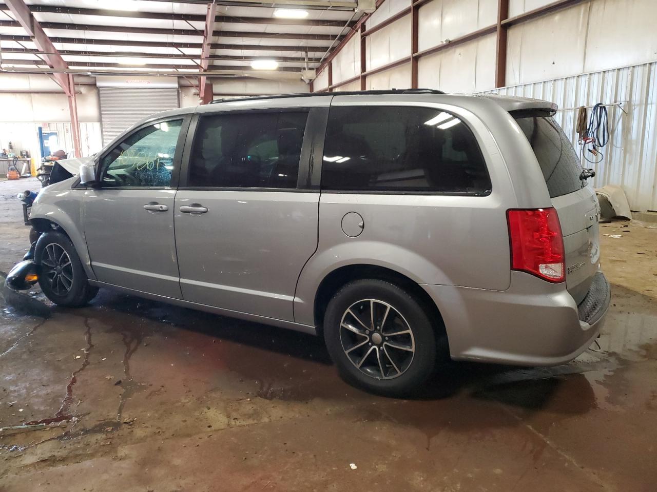2018 Dodge Caravan - Image 2