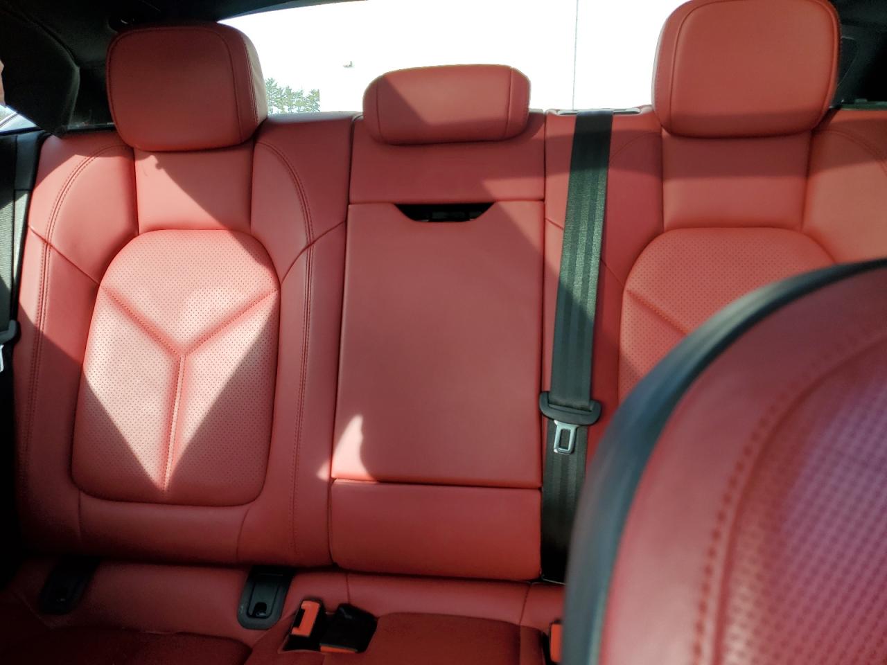 2019 Porsche Macan - Image 10