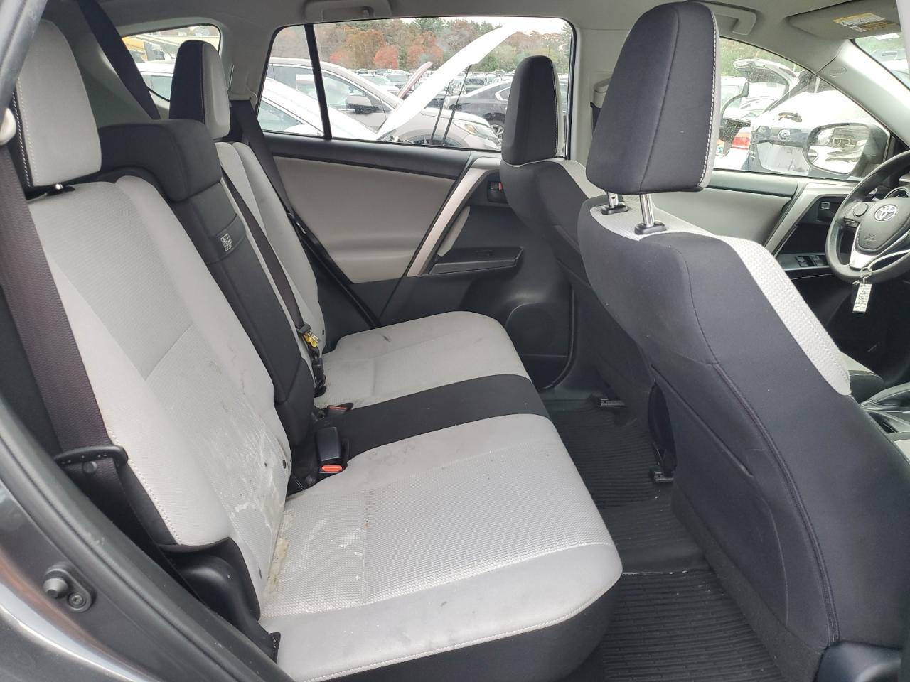 2018 Toyota RAV 4 - Image 11