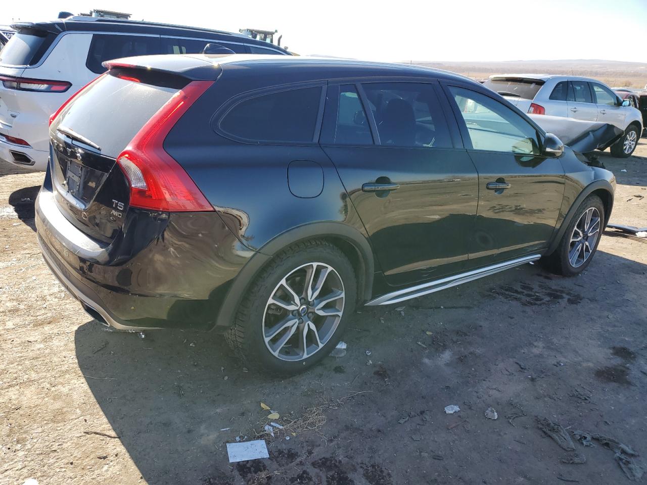 2018 Volvo V60 - Image 3