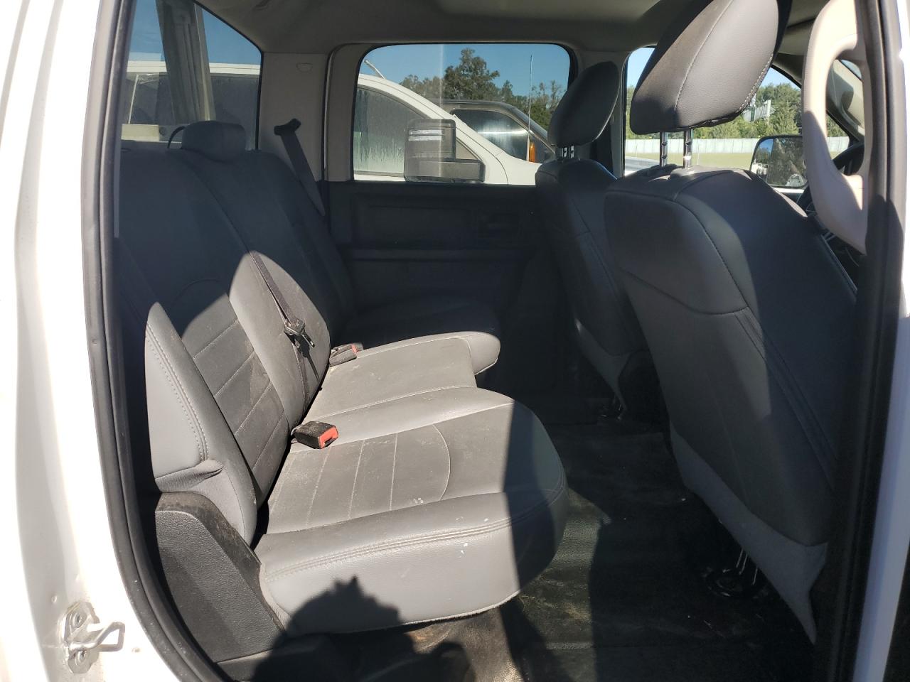 2018 RAM 2500 - Image 10
