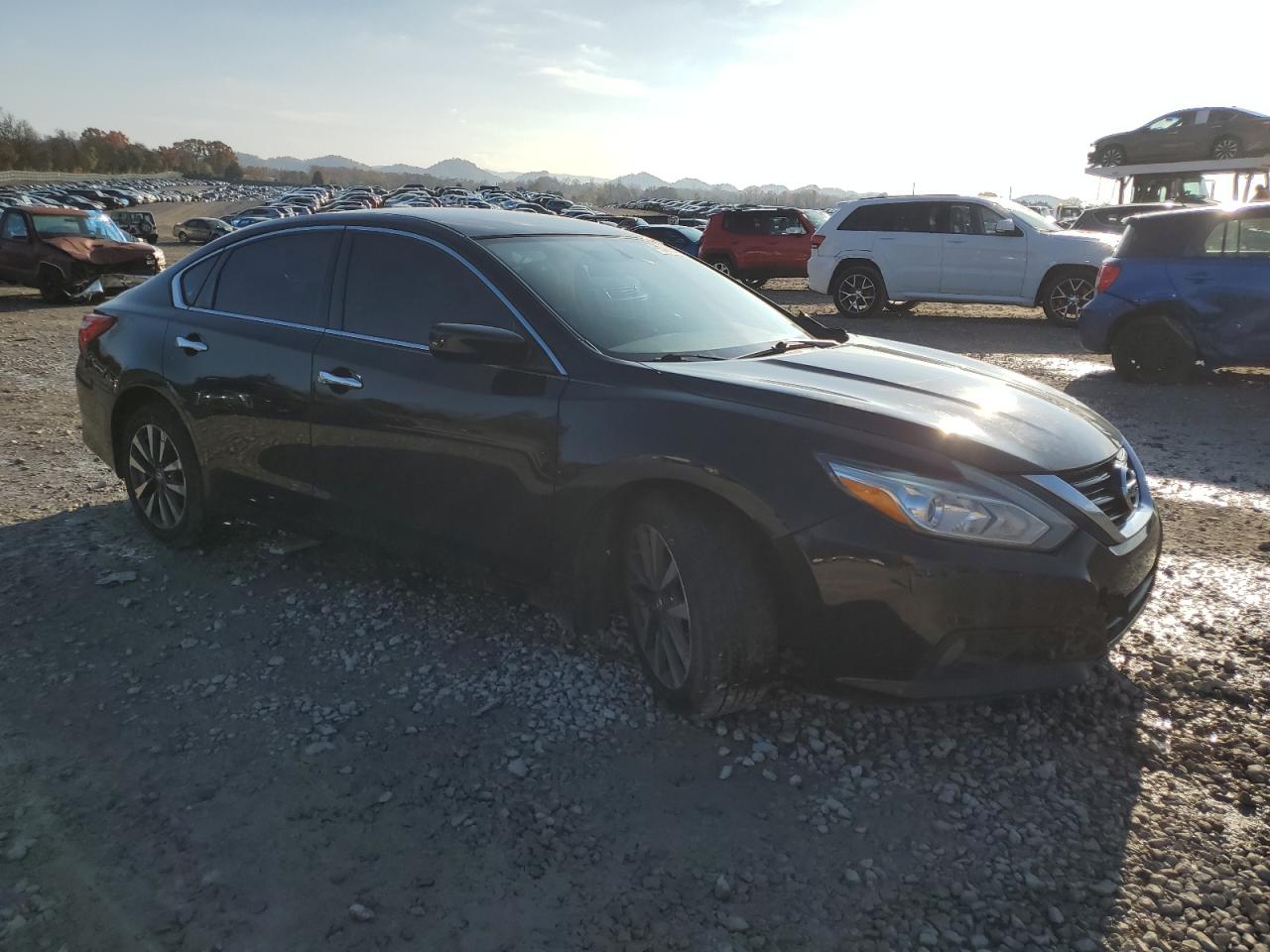 2017 Nissan Altima - Image 4