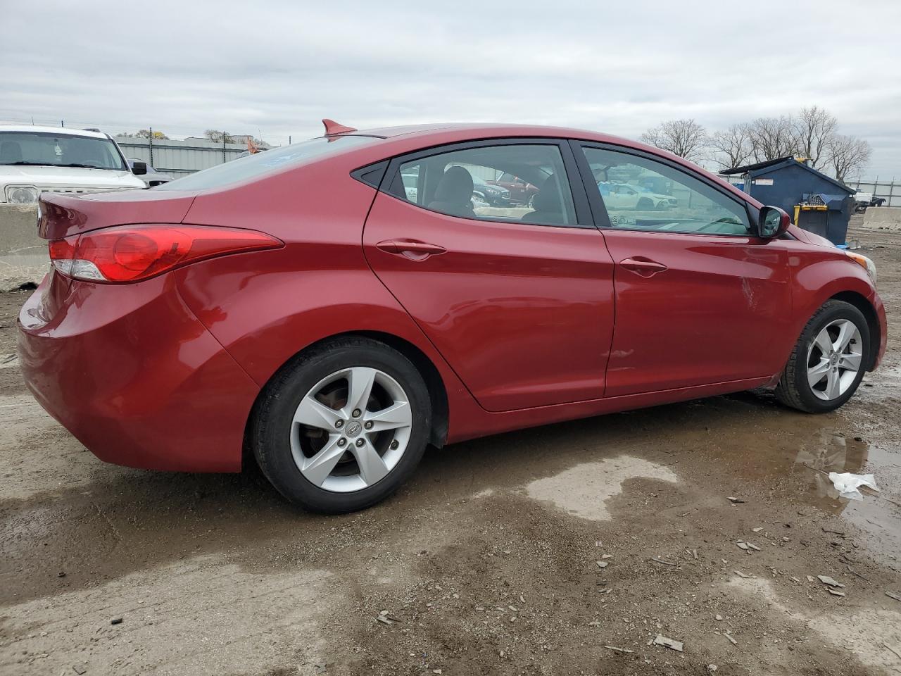 2013 Hyundai Elantra - Image 3