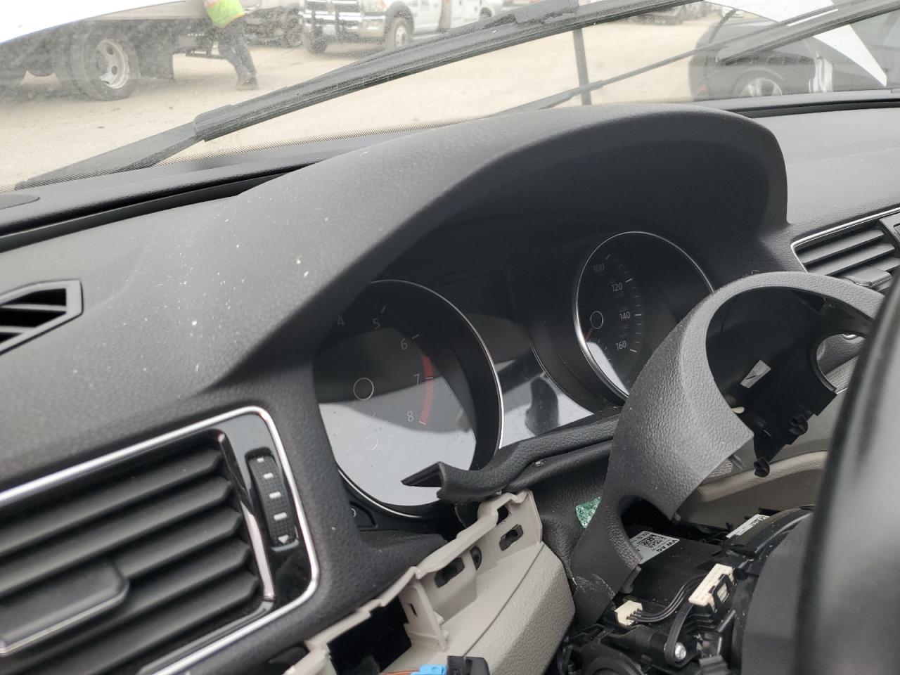 2019 Volkswagen Passat - Image 10