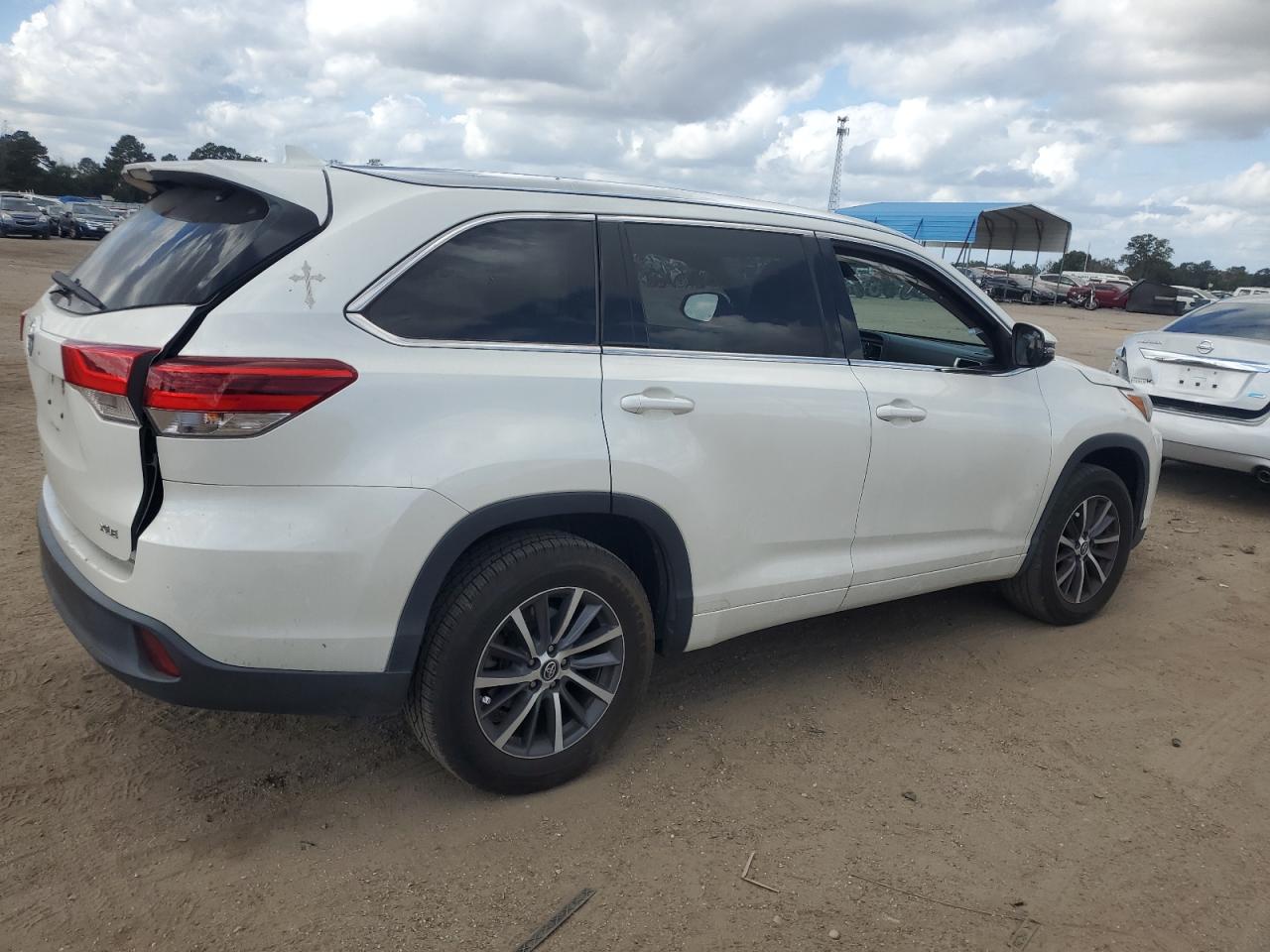 2018 Toyota Highlander - Image 3