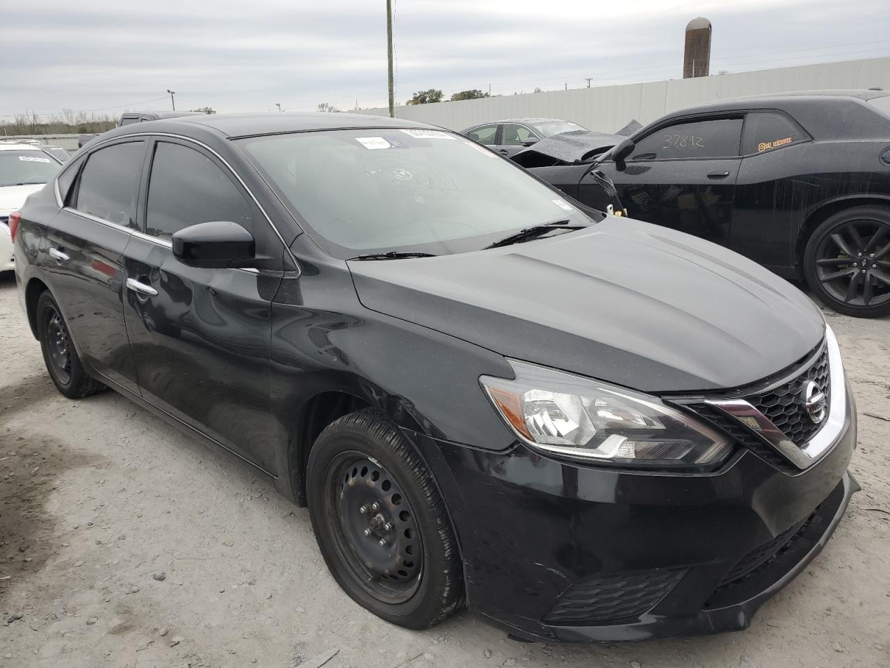 VIN 3N1AB7AP2JY330459 2018 NISSAN SENTRA no.4