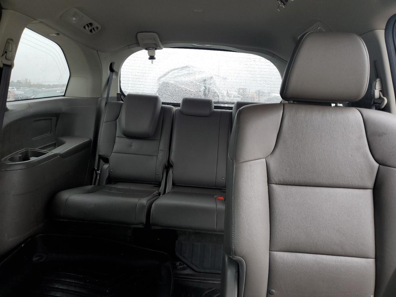 2015 Honda Odyssey - Image 10
