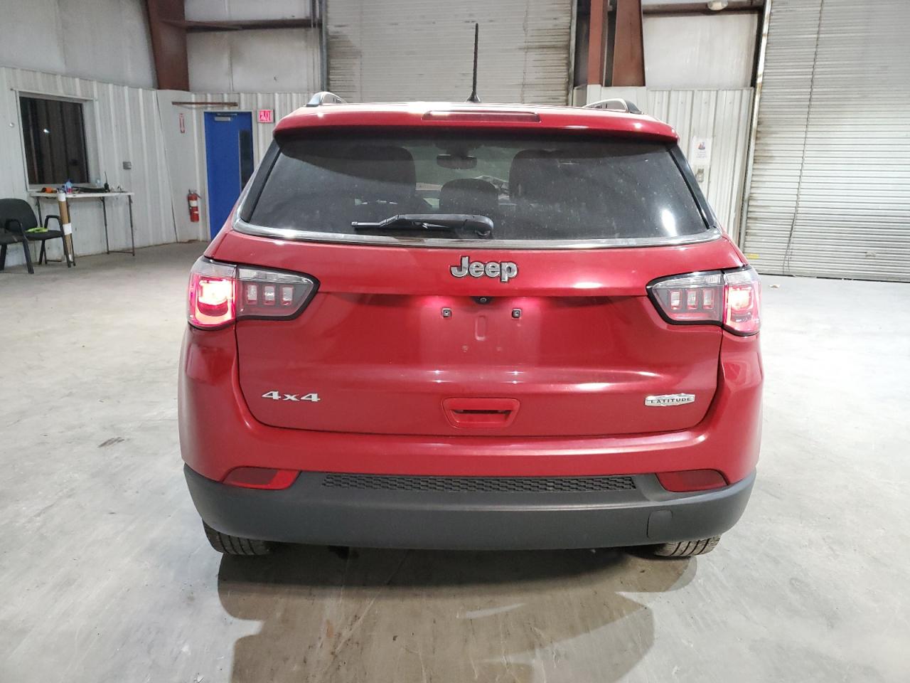 2018 Jeep Compass Latitude VIN: 3C4NJDBB5JT150165 Lot: 81743944