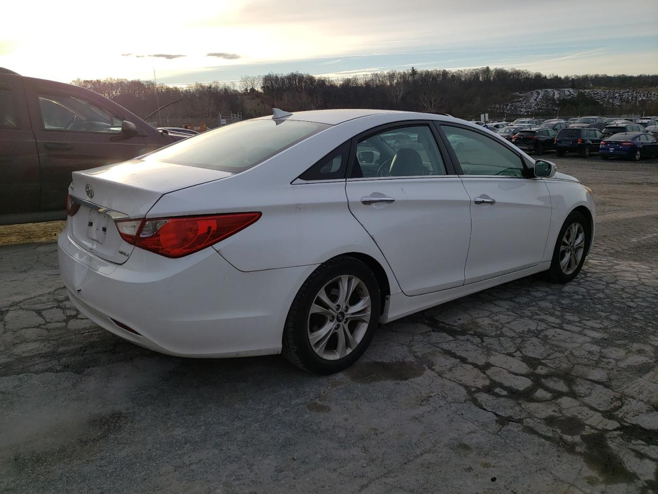 2013 Hyundai Sonata - Image 3