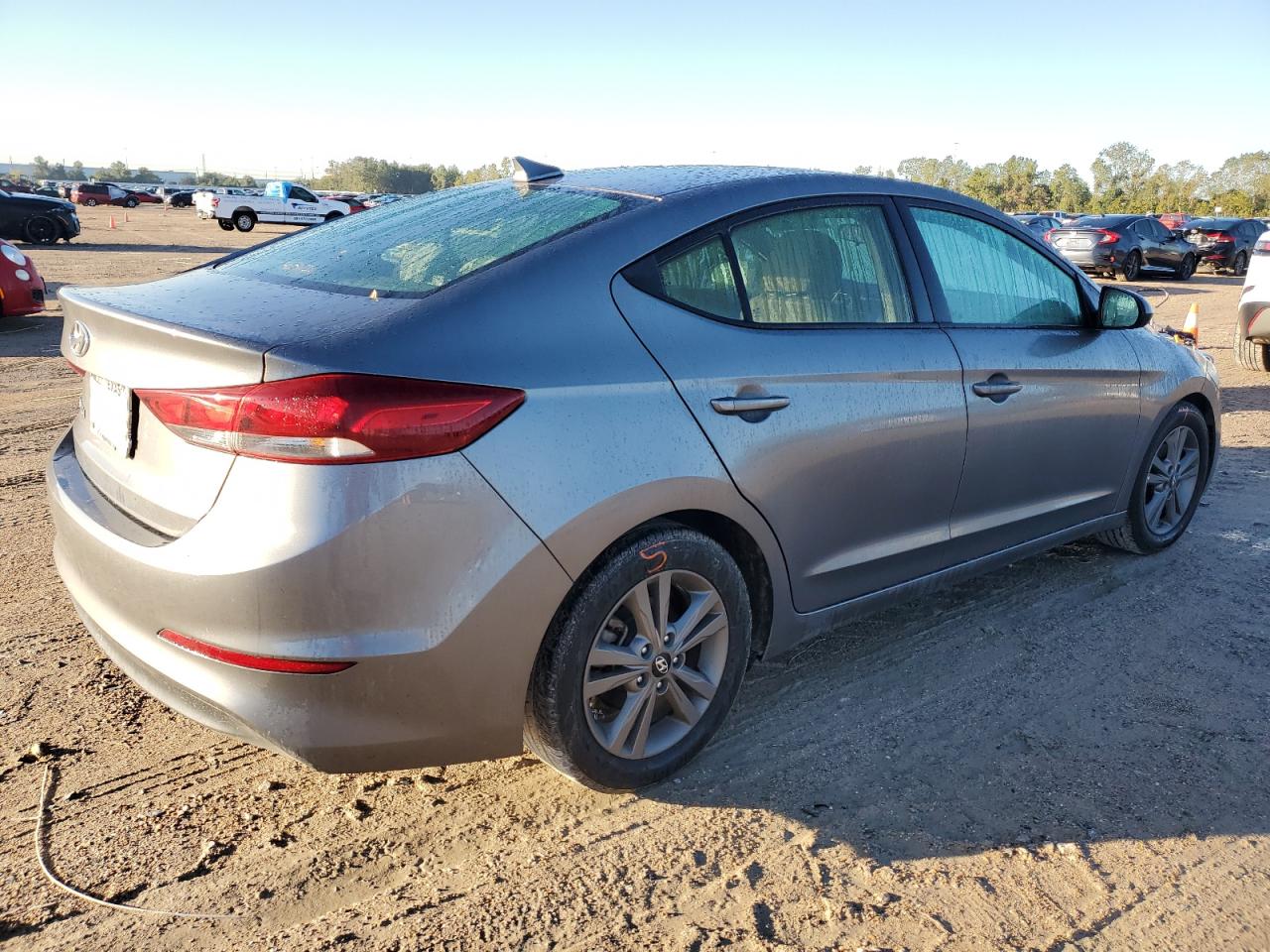 2018 Hyundai Elantra - Image 3