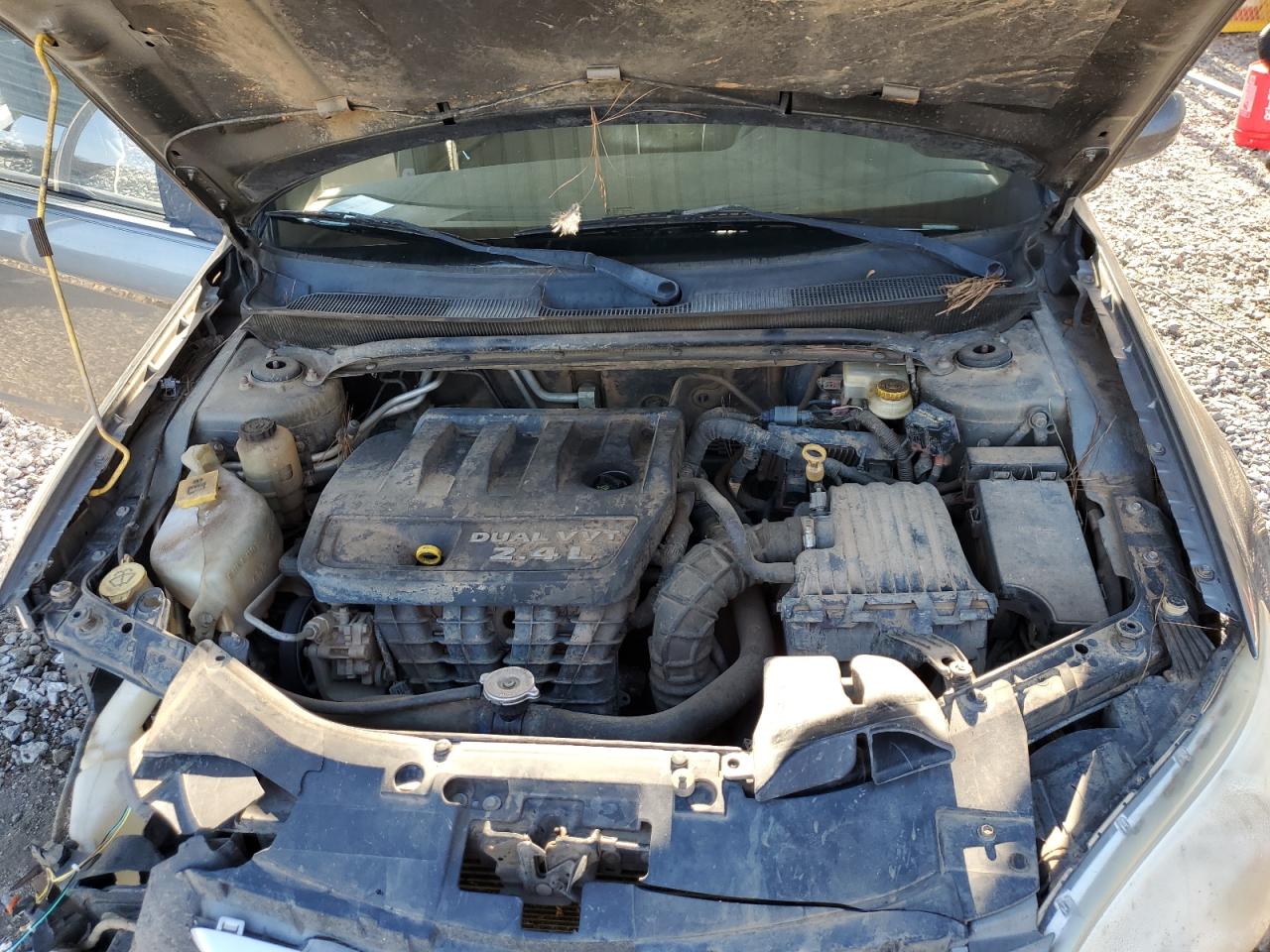 2012 Chrysler 200 - Image 12
