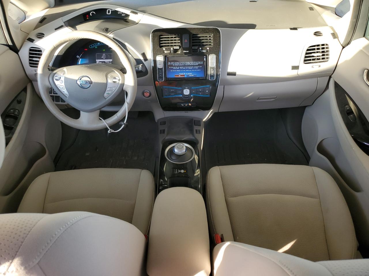 2017 Nissan Leaf - Image 8