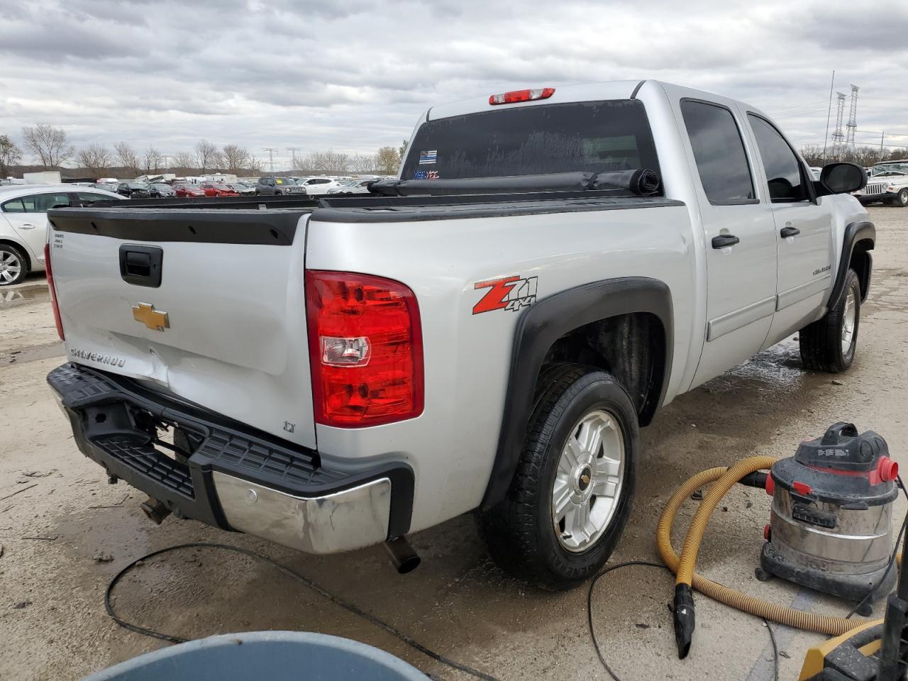 2012 Chevrolet Silverado - Image 3