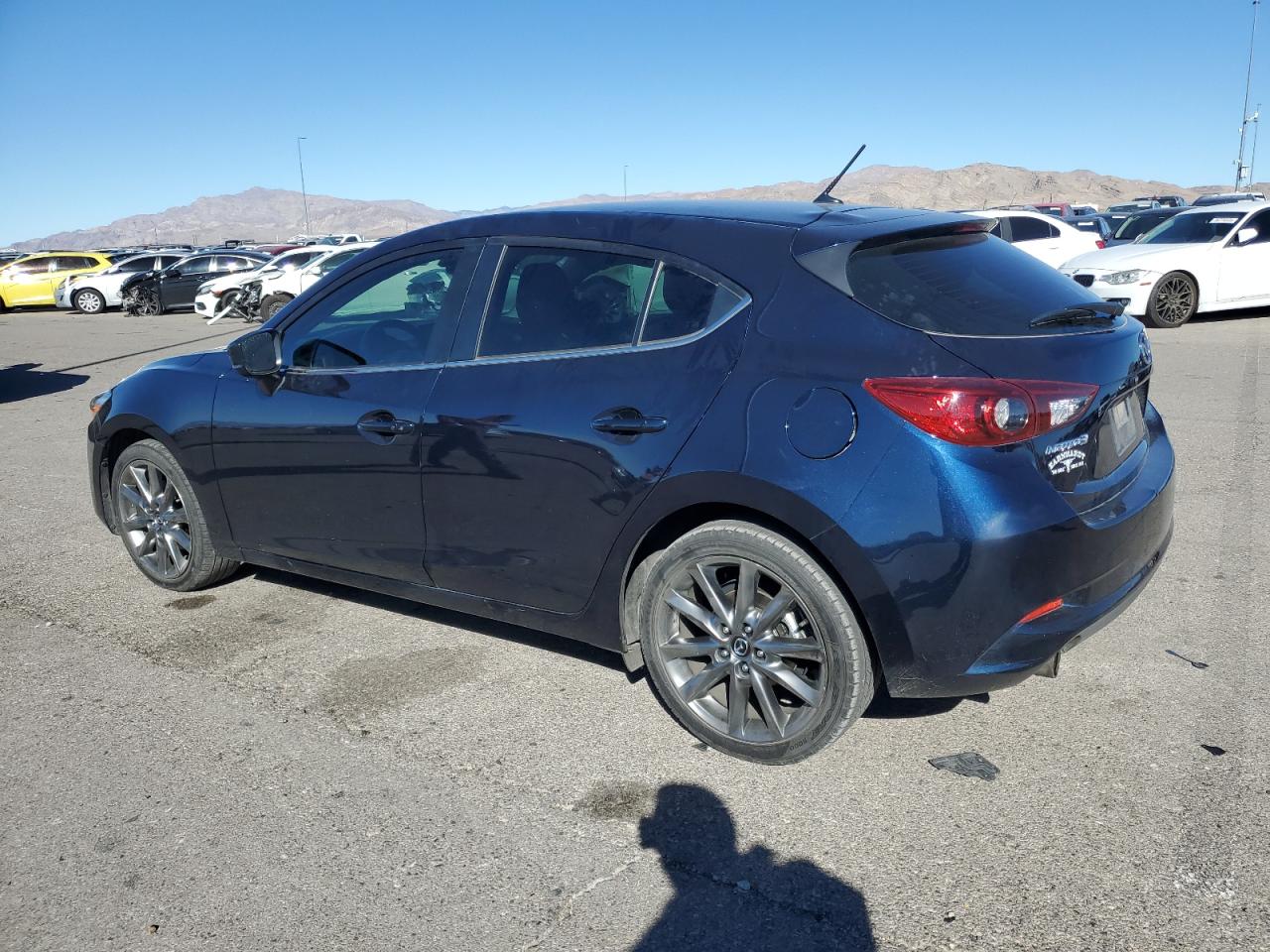 VIN 3MZBN1L32JM272048 2018 MAZDA 3 no.2