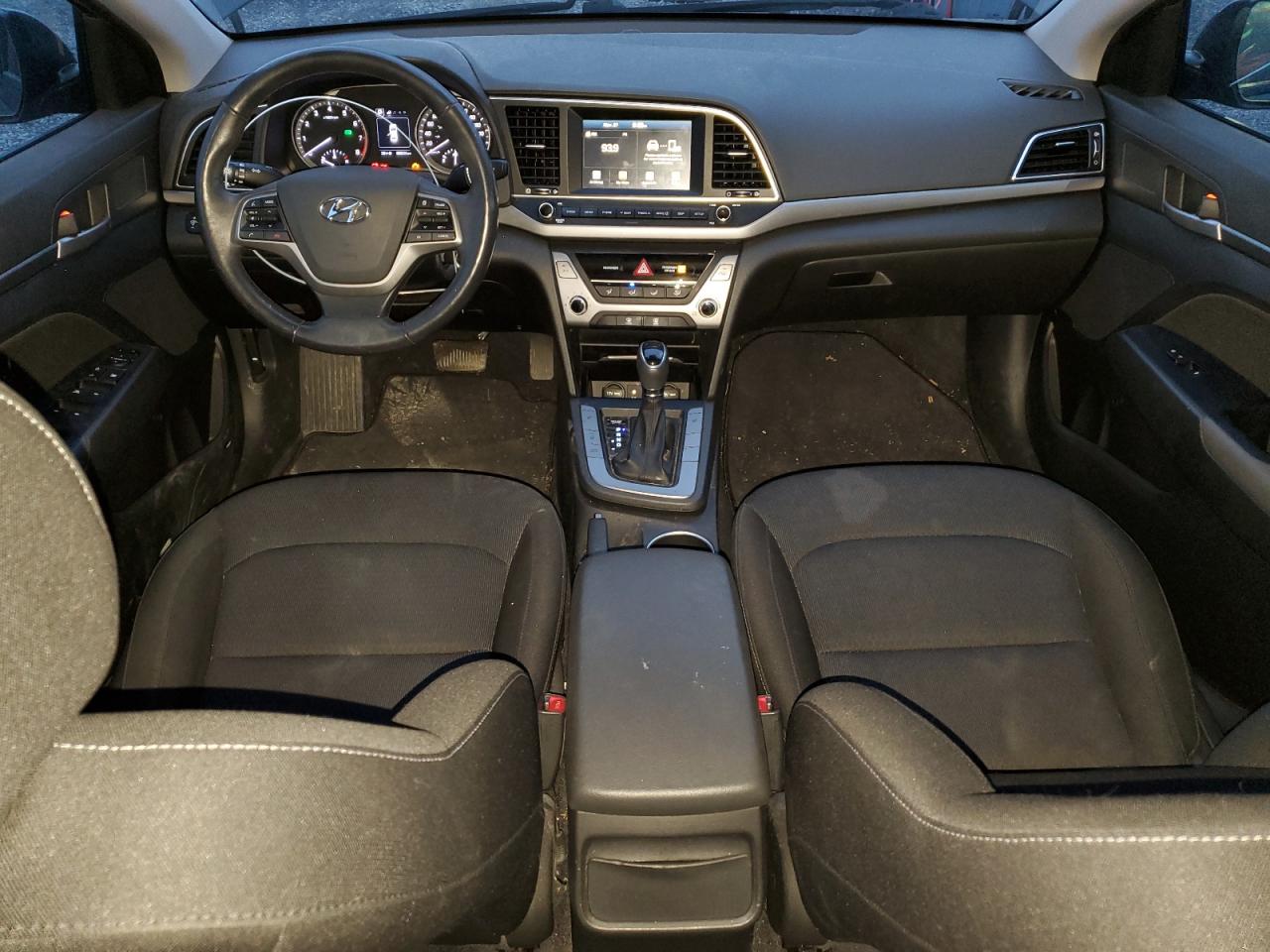2017 Hyundai Elantra - Image 8