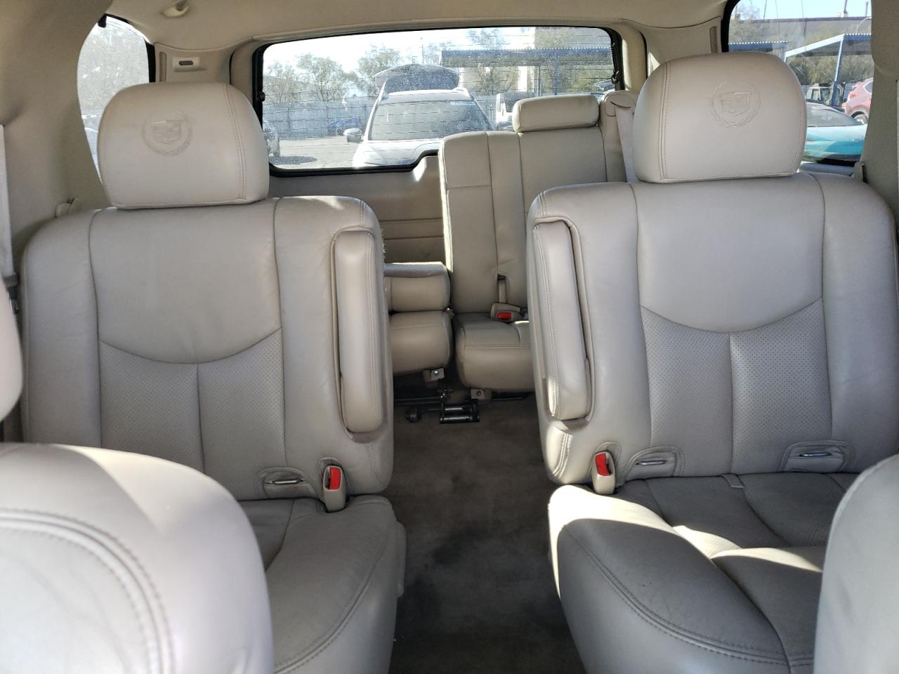 2004 Cadillac Escalade Luxury VIN: 1GYEK63N04R305147 Lot: 79446054