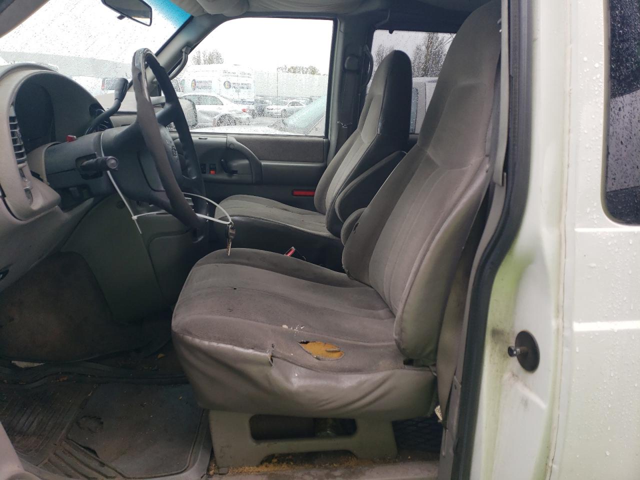 2003 Chevrolet Astro - Image 7
