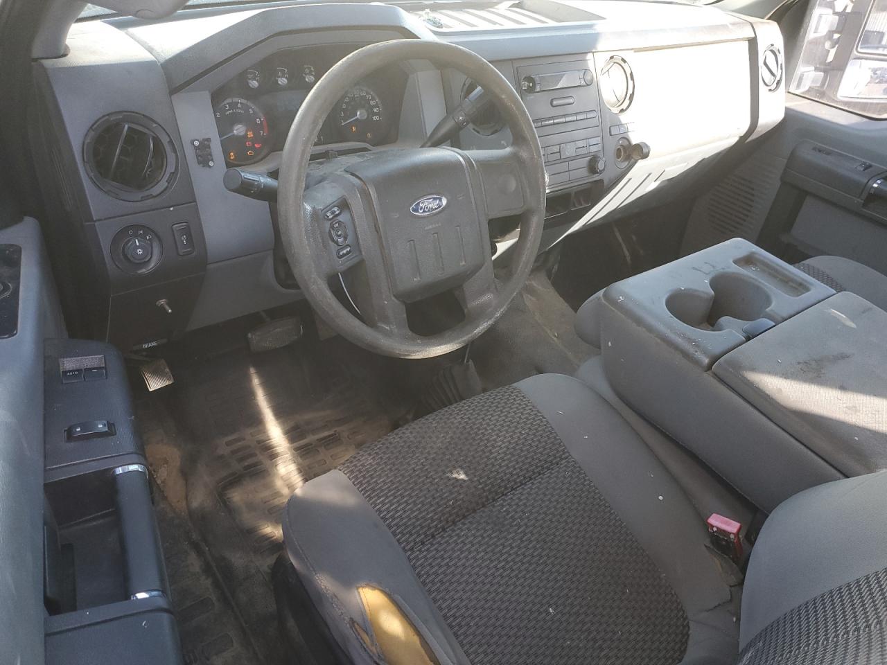 2011 Ford F250 - Image 8