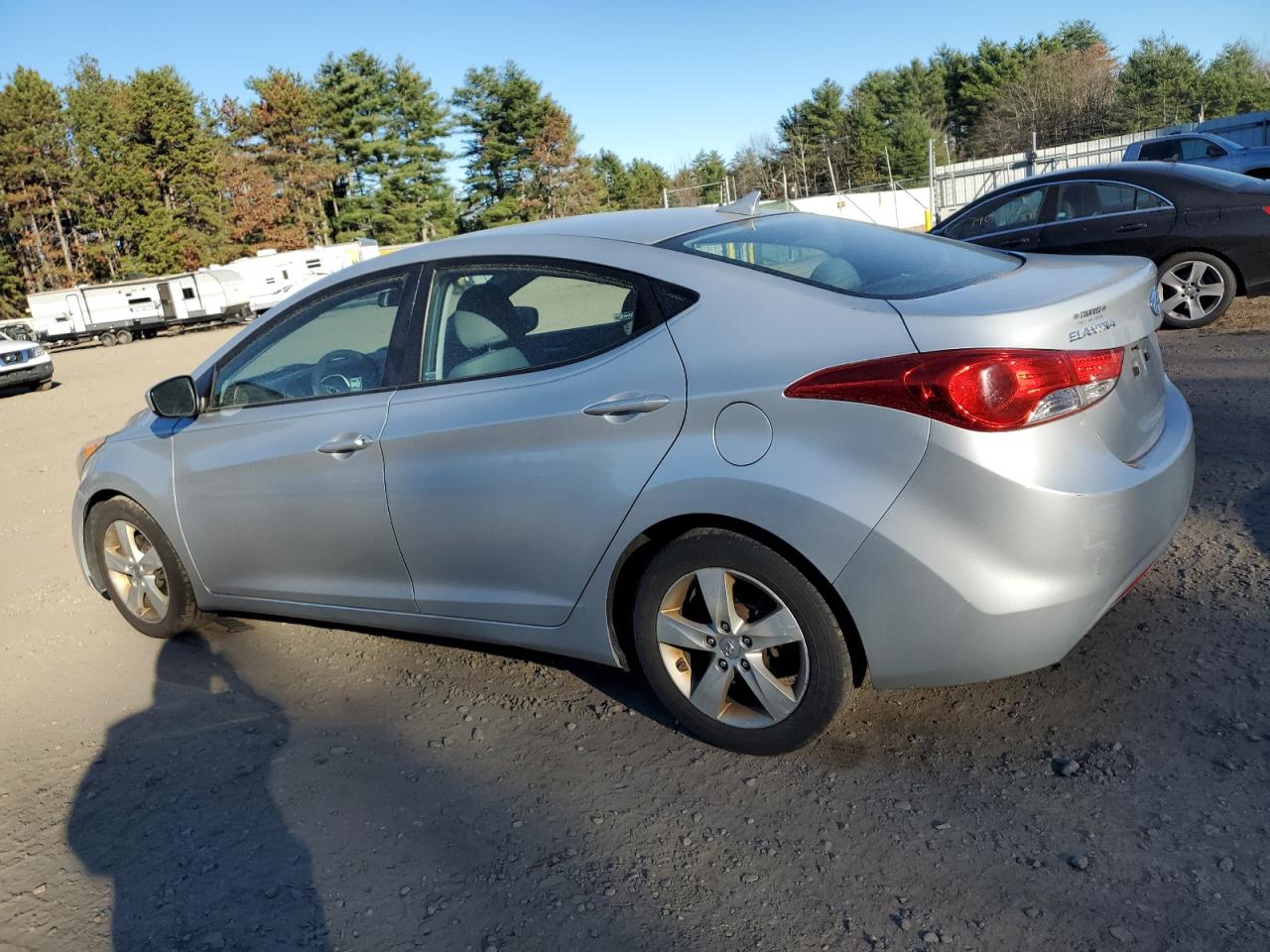 2012 Hyundai Elantra - Image 2