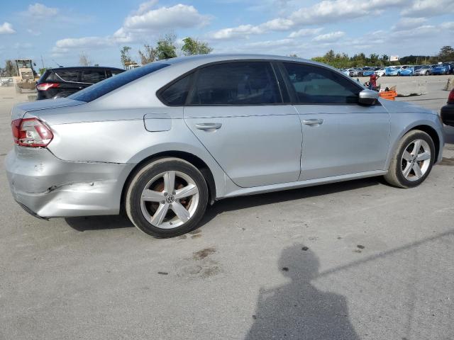  VOLKSWAGEN PASSAT 2014 Серебристый