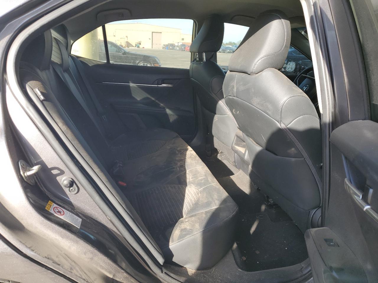 VIN 4T1B11HK0JU115284 2018 TOYOTA CAMRY no.10