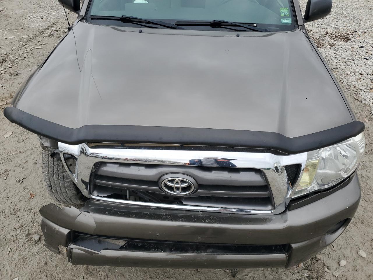 2010 Toyota Tacoma - Image 12