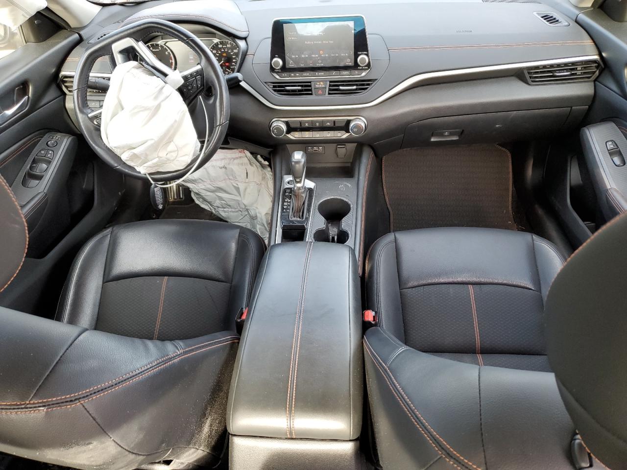 2019 Nissan Altima - Image 8
