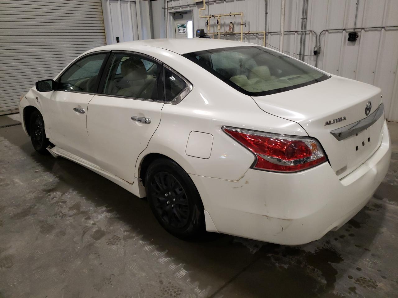 2015 Nissan Altima - Image 2