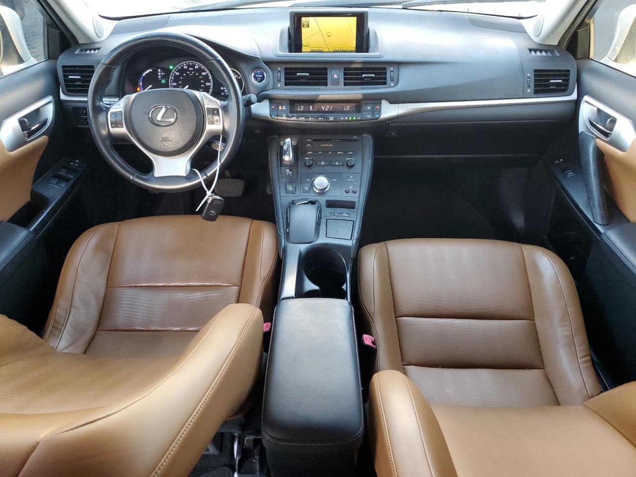2011 Lexus CT - Image 8