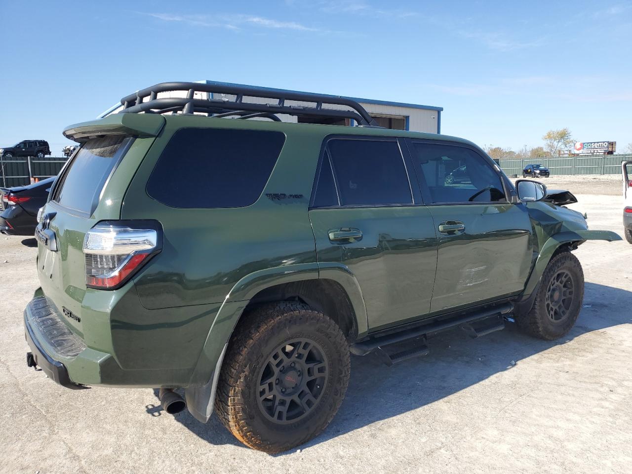 2020 Toyota 4Runner - Image 3