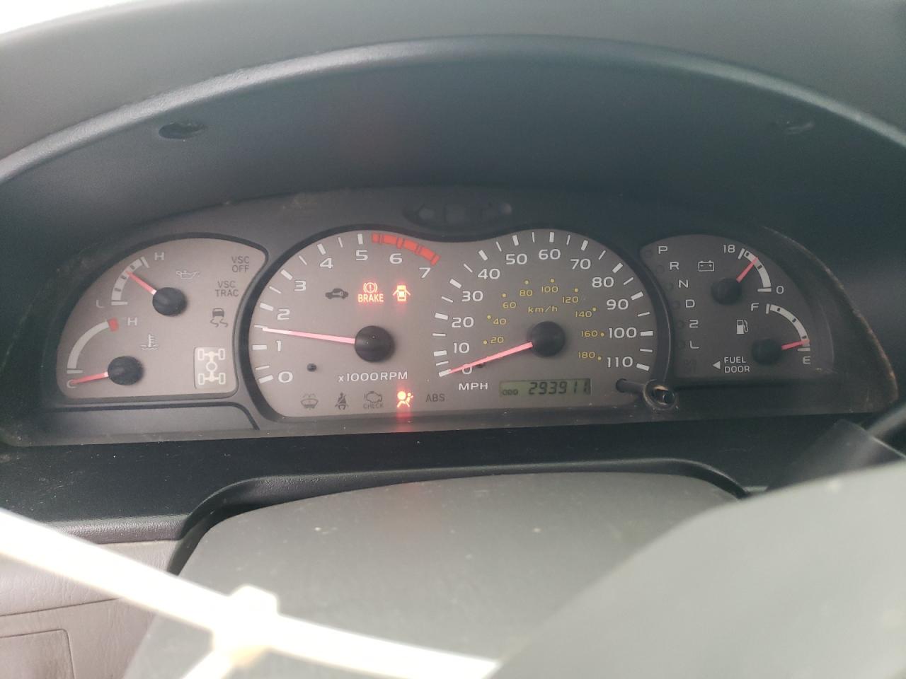 2004 Toyota Sequoia Limited VIN: 5TDBT44A04S215827 Lot: 81089894