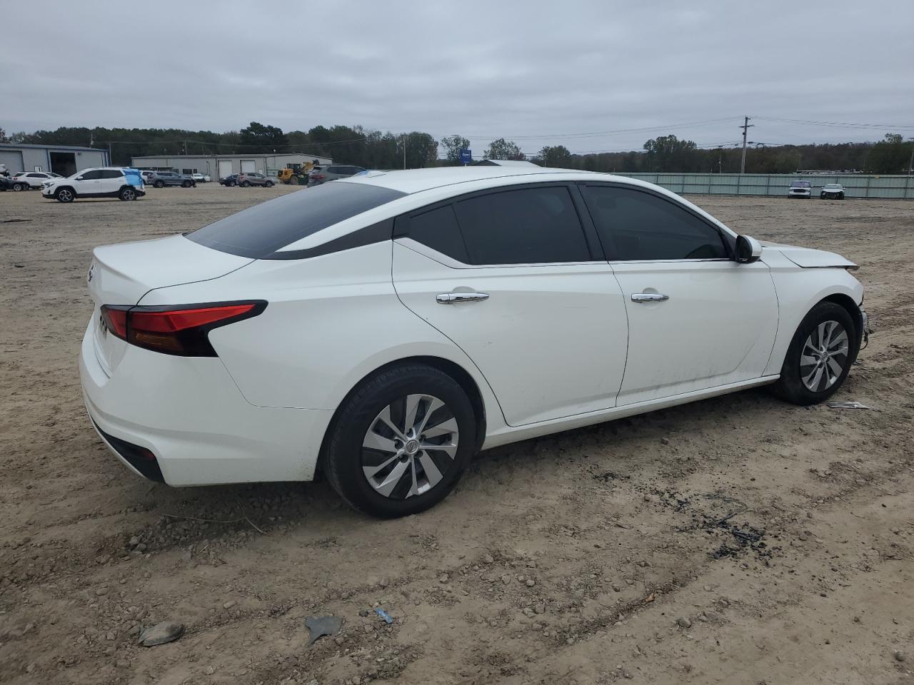 2020 Nissan Altima - Image 3