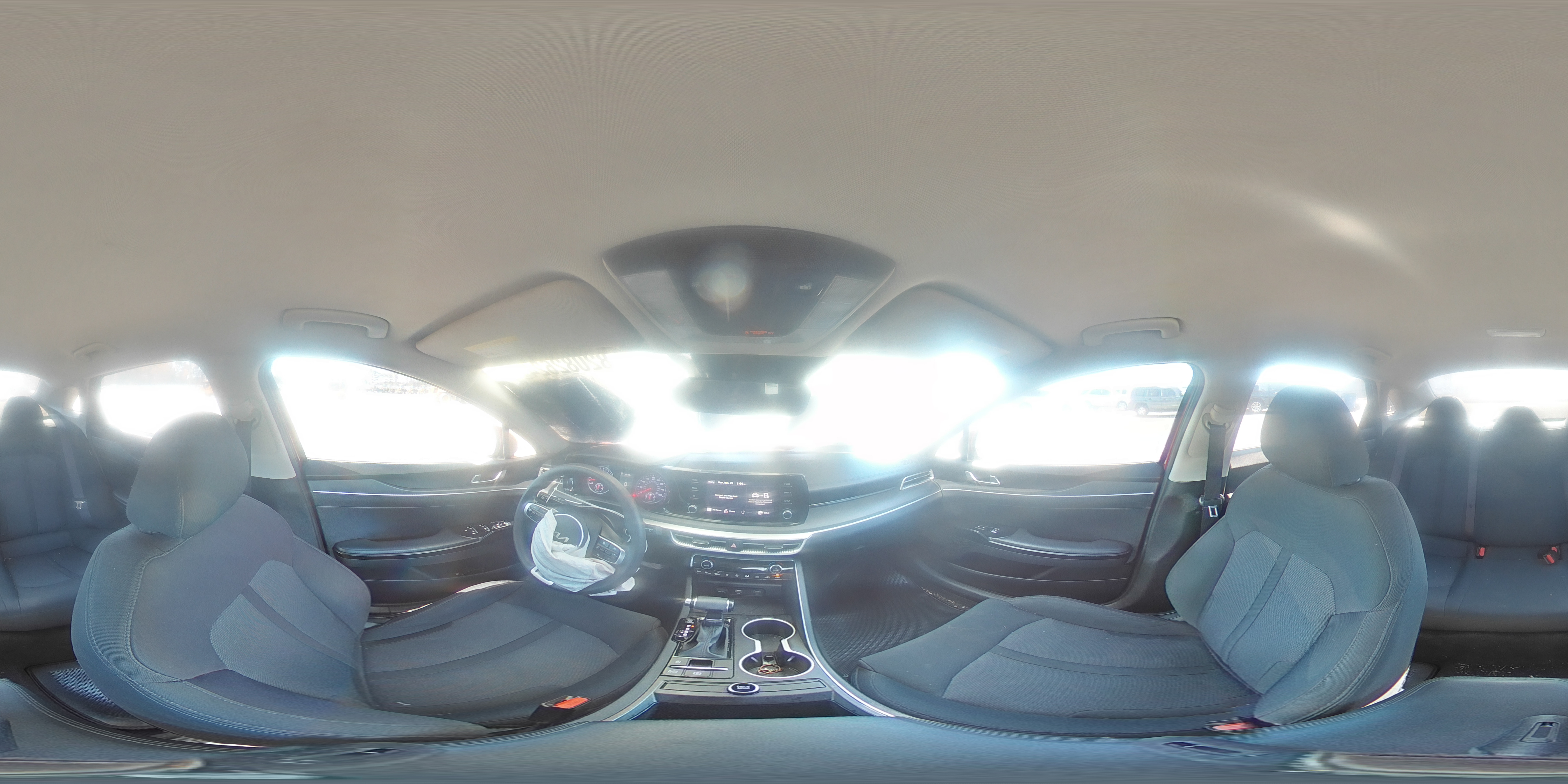 2022 Kia K5 - Image 13