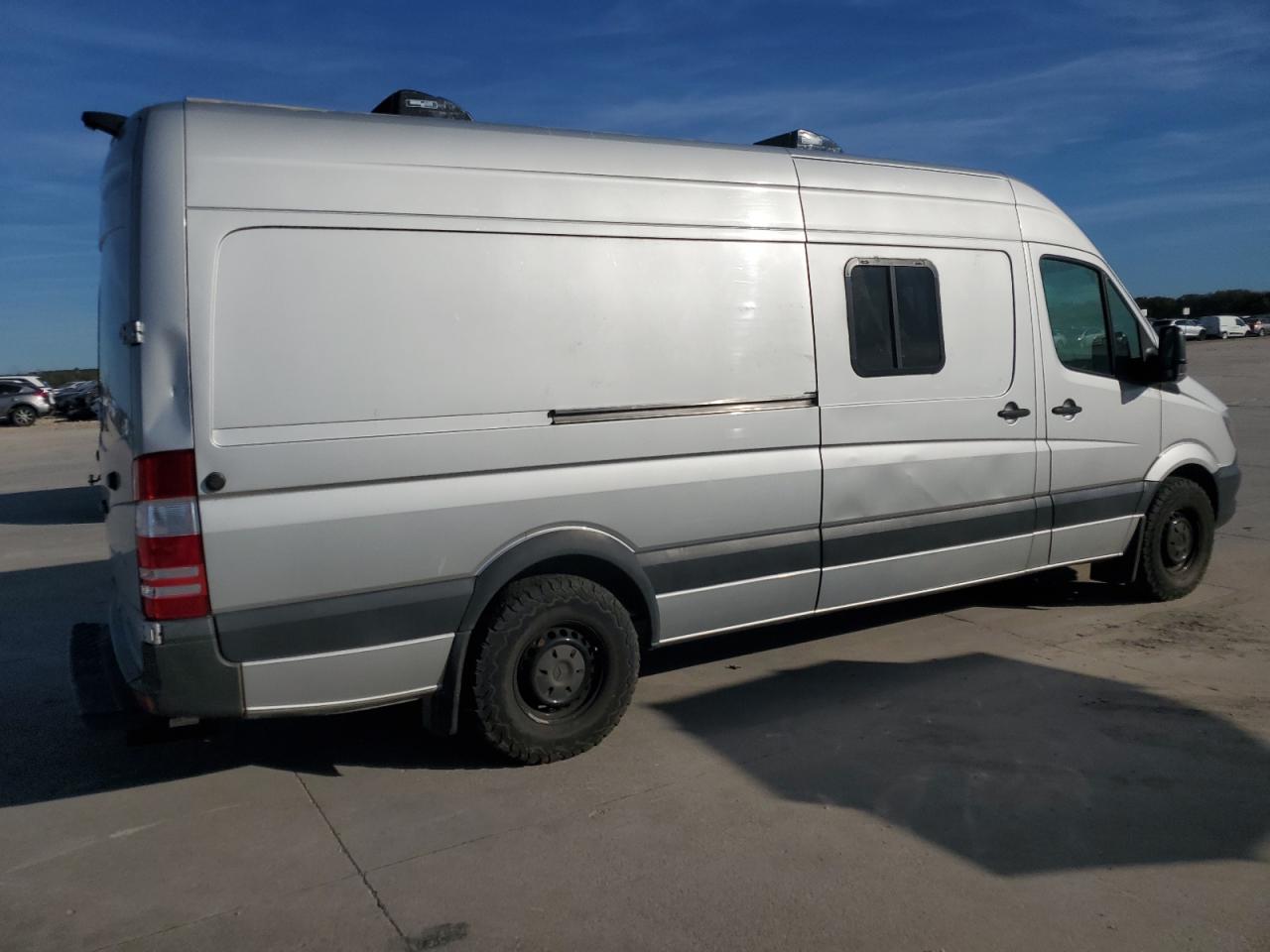 VIN WD3PE8DC3F5988335 2015 MERCEDES-BENZ SPRINTER no.3