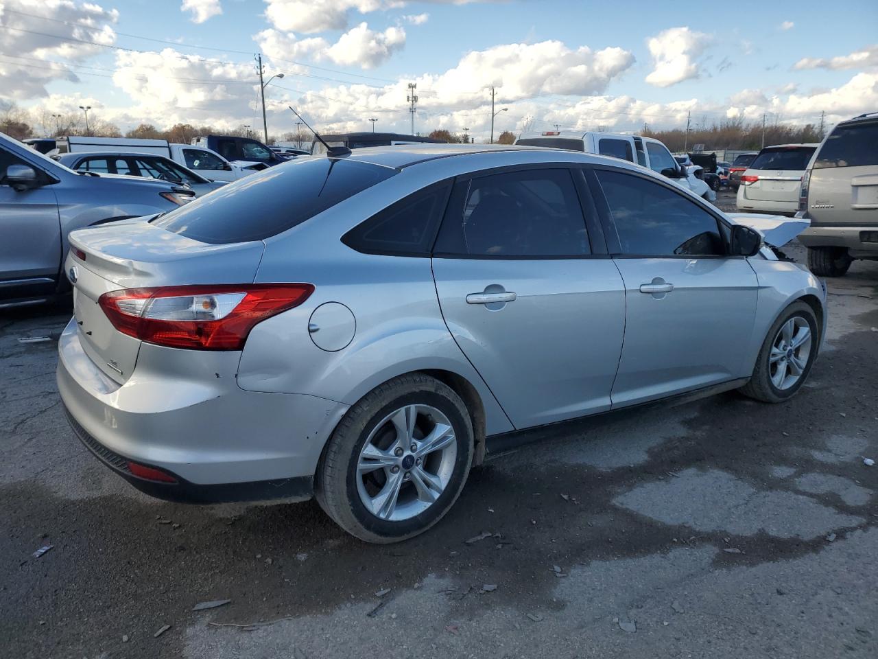 VIN 1FADP3F25EL305304 2014 FORD FOCUS no.3