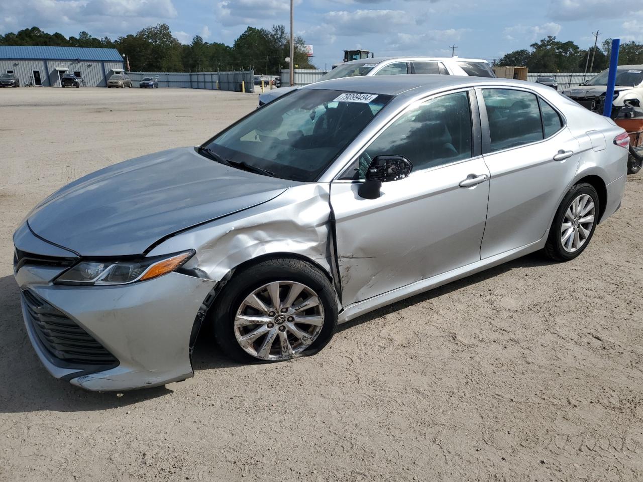 VIN 4T1B11HK1JU104438 2018 TOYOTA CAMRY no.1