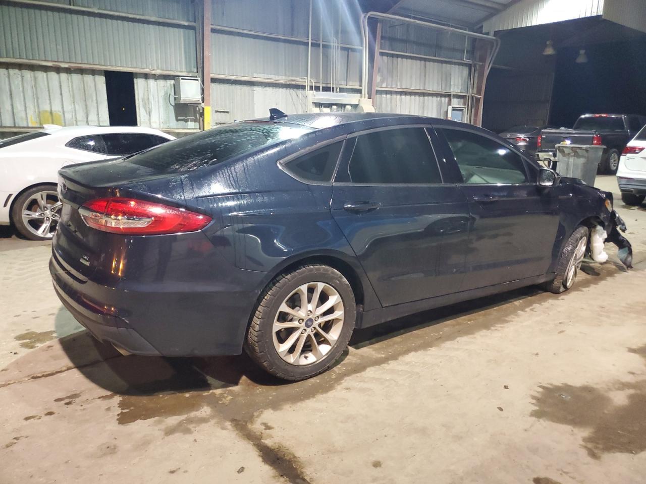 2020 Ford Fusion - Image 3