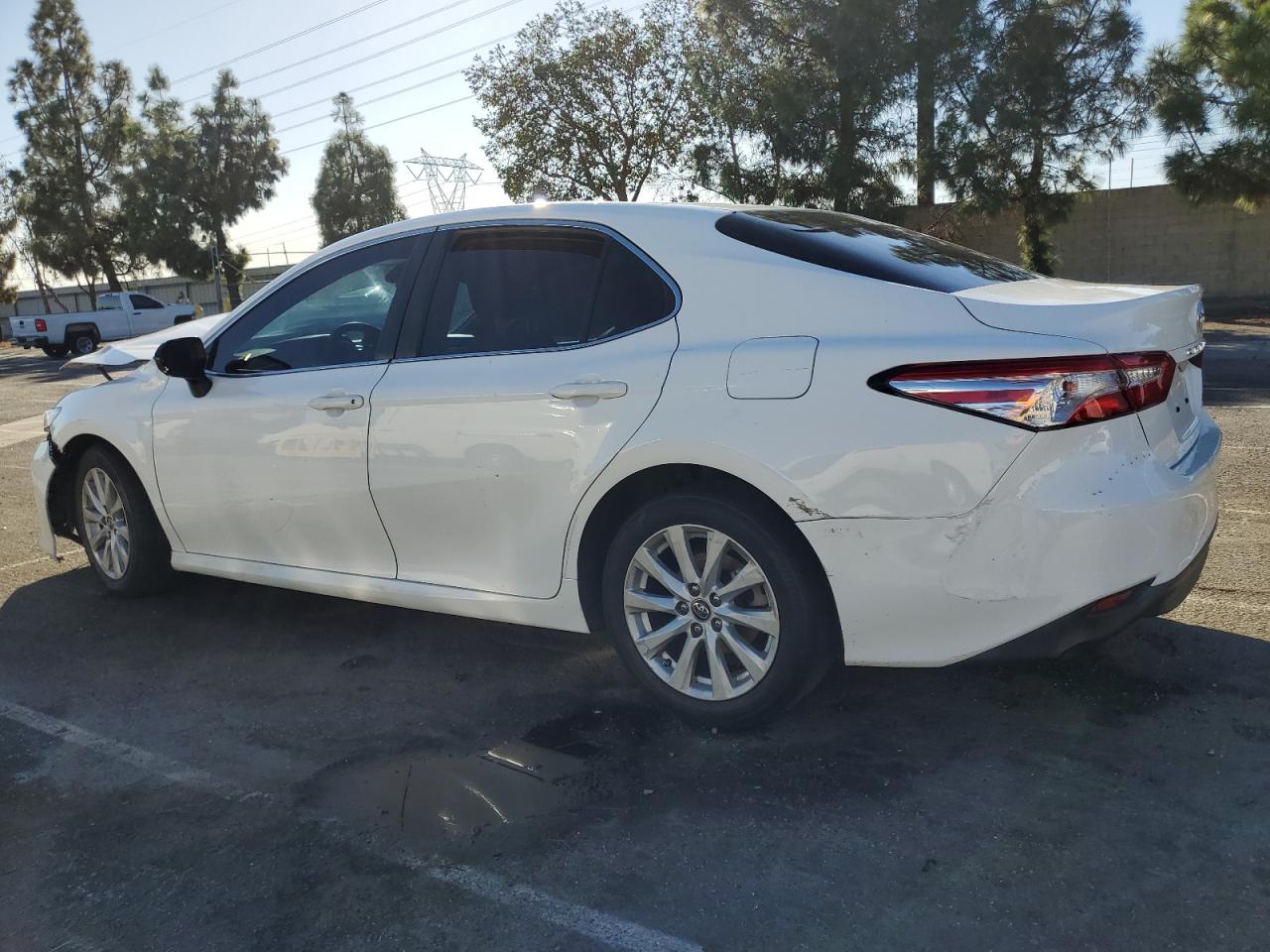 VIN JTNB11HK6J3024364 2018 TOYOTA CAMRY no.2