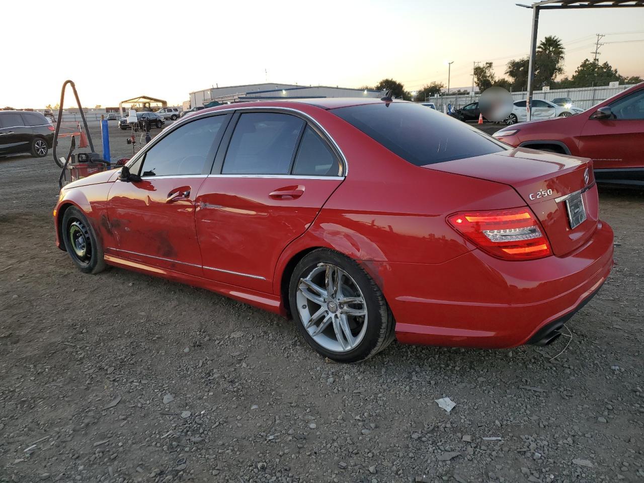 VIN WDDGF4HB7DA788694 2013 MERCEDES-BENZ C-CLASS no.2