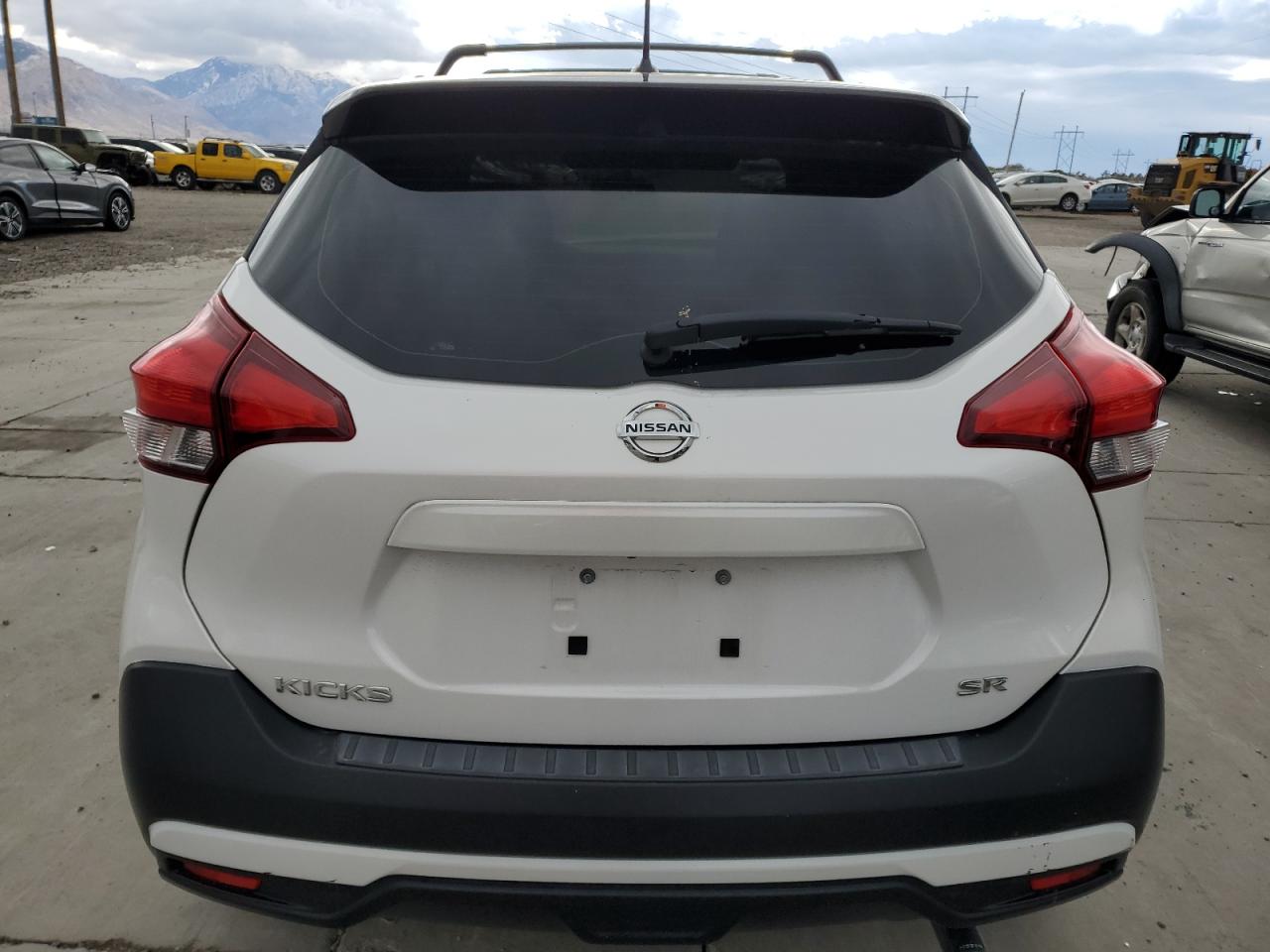 VIN 3N1CP5CU3JL533987 2018 NISSAN KICKS no.6