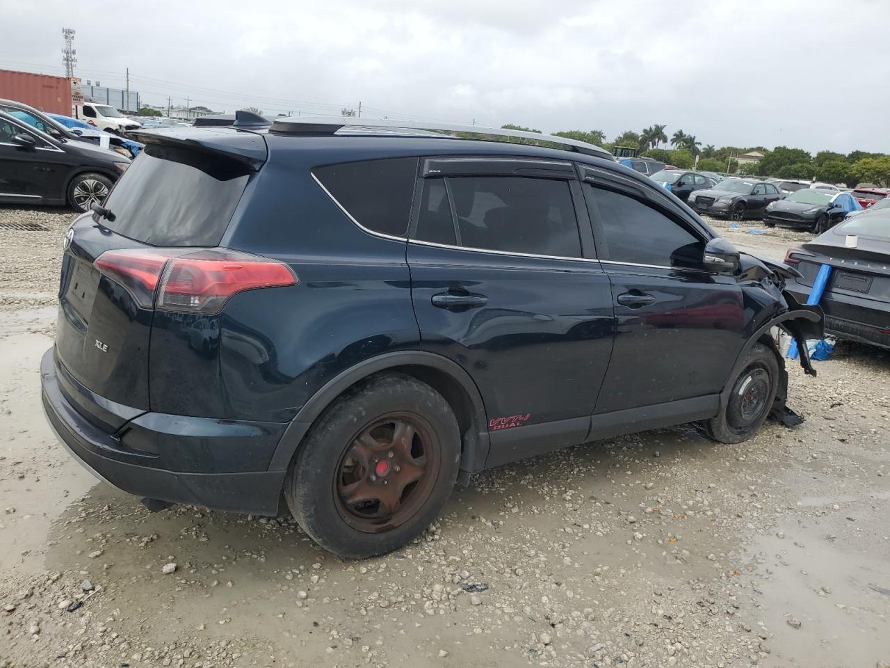 2018 Toyota RAV 4 - Image 3
