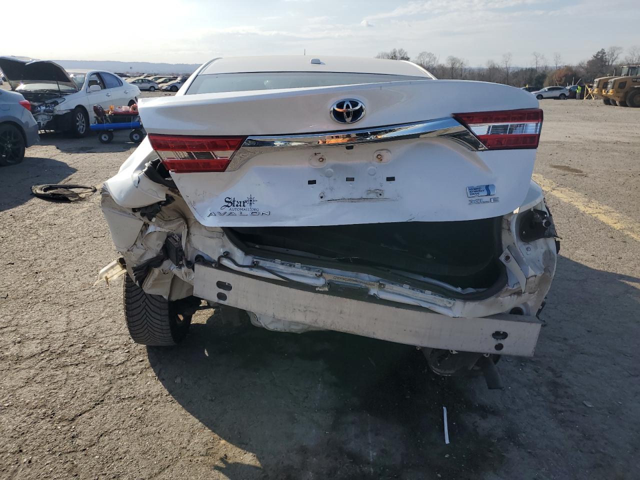 2015 Toyota Avalon - Image 6