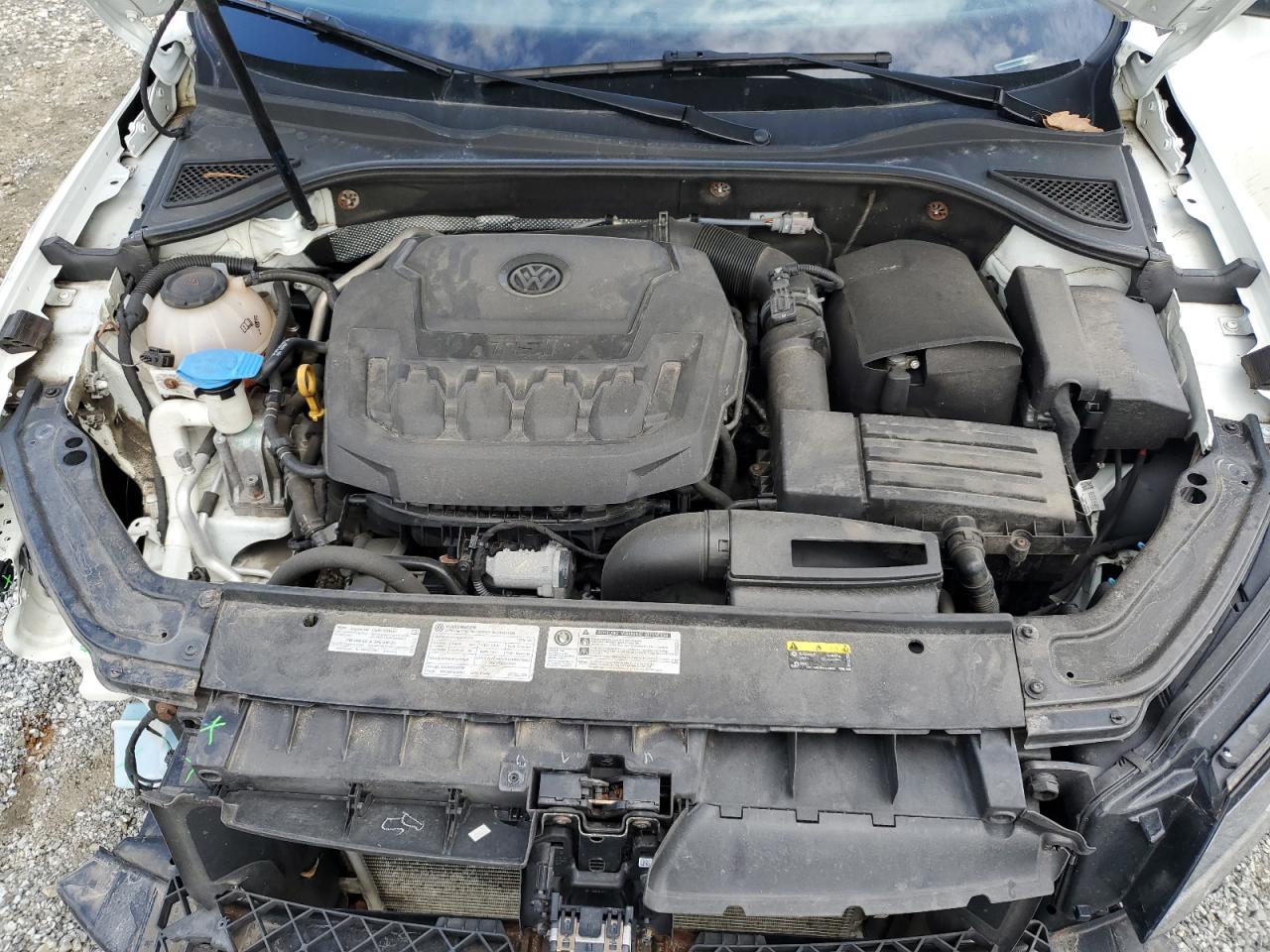 2018 Volkswagen Passat - Image 11