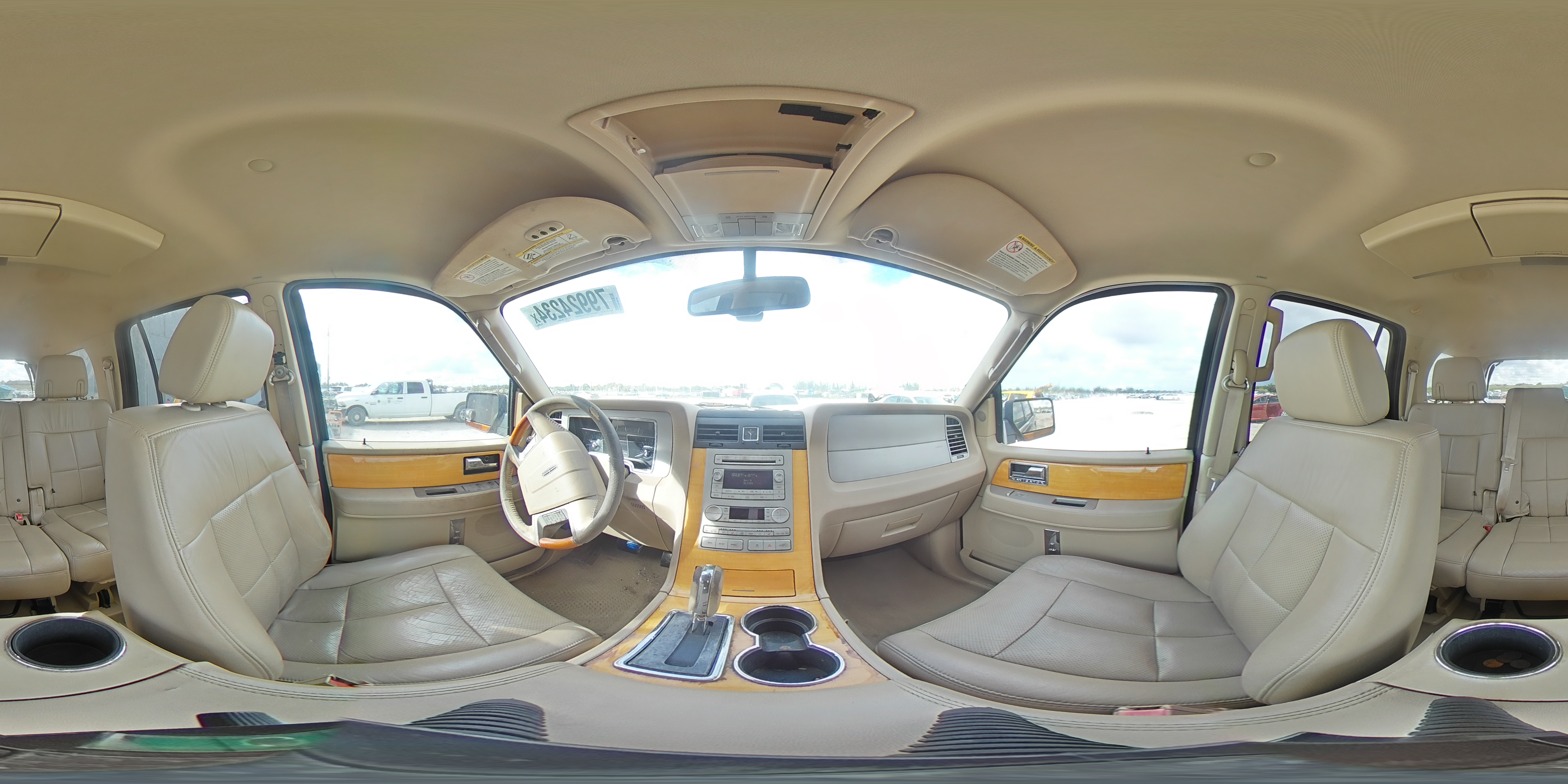 2008 Lincoln Navigator - Image 13