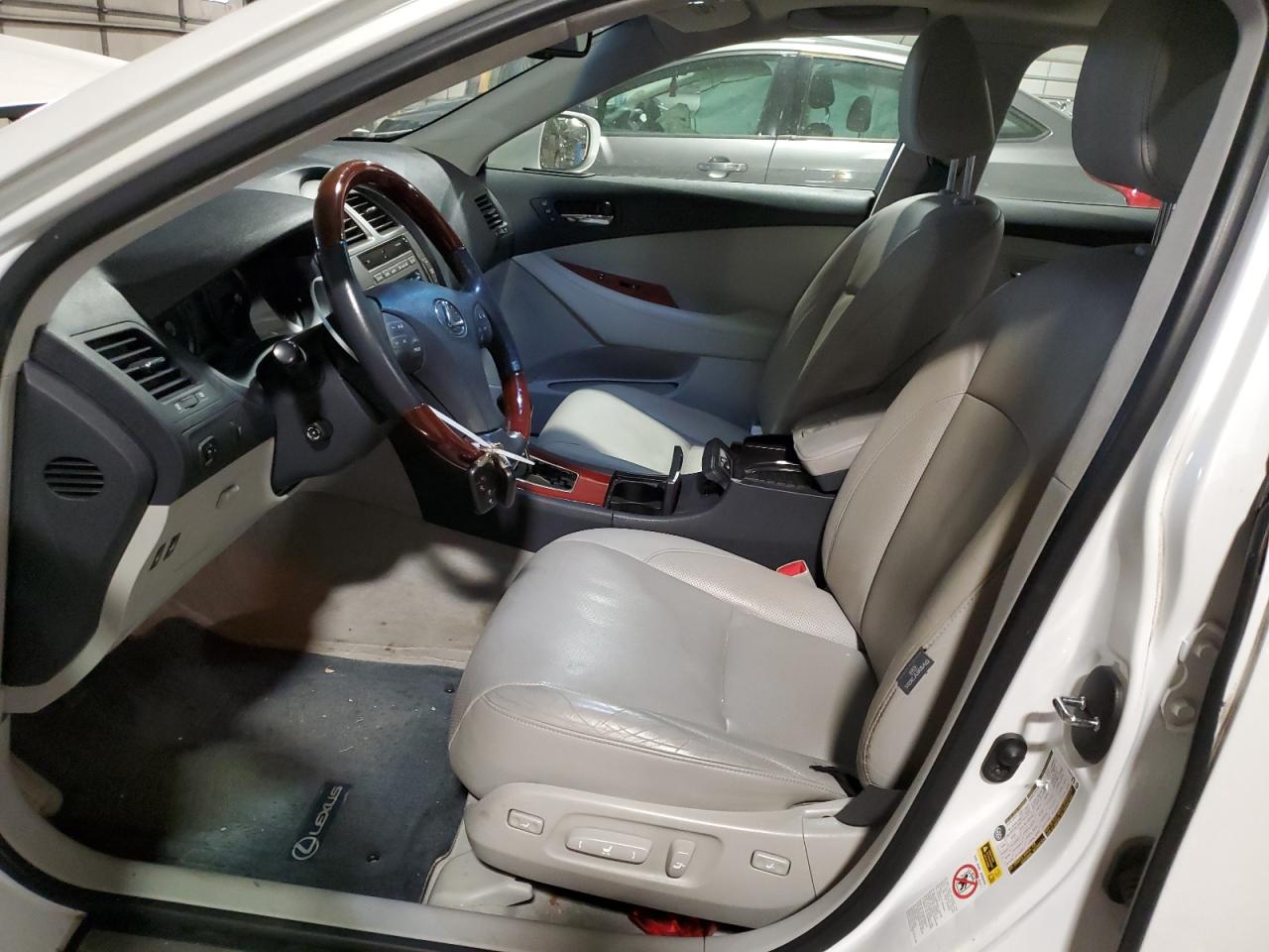 2009 Lexus ES - Image 7
