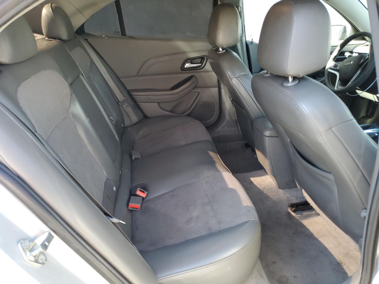 2016 Chevrolet Malibu - Image 11