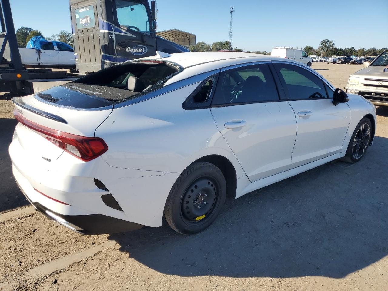2022 Kia K5 - Image 3